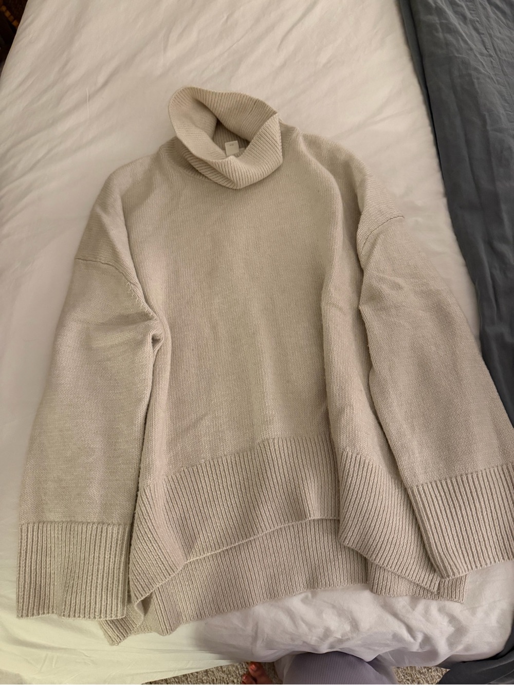 H&M Sweater